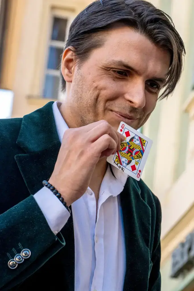 Csáki Richárd bűvész